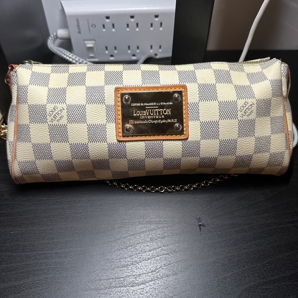 Louis Vuitton Checkered Cream and Gray Women's Bag